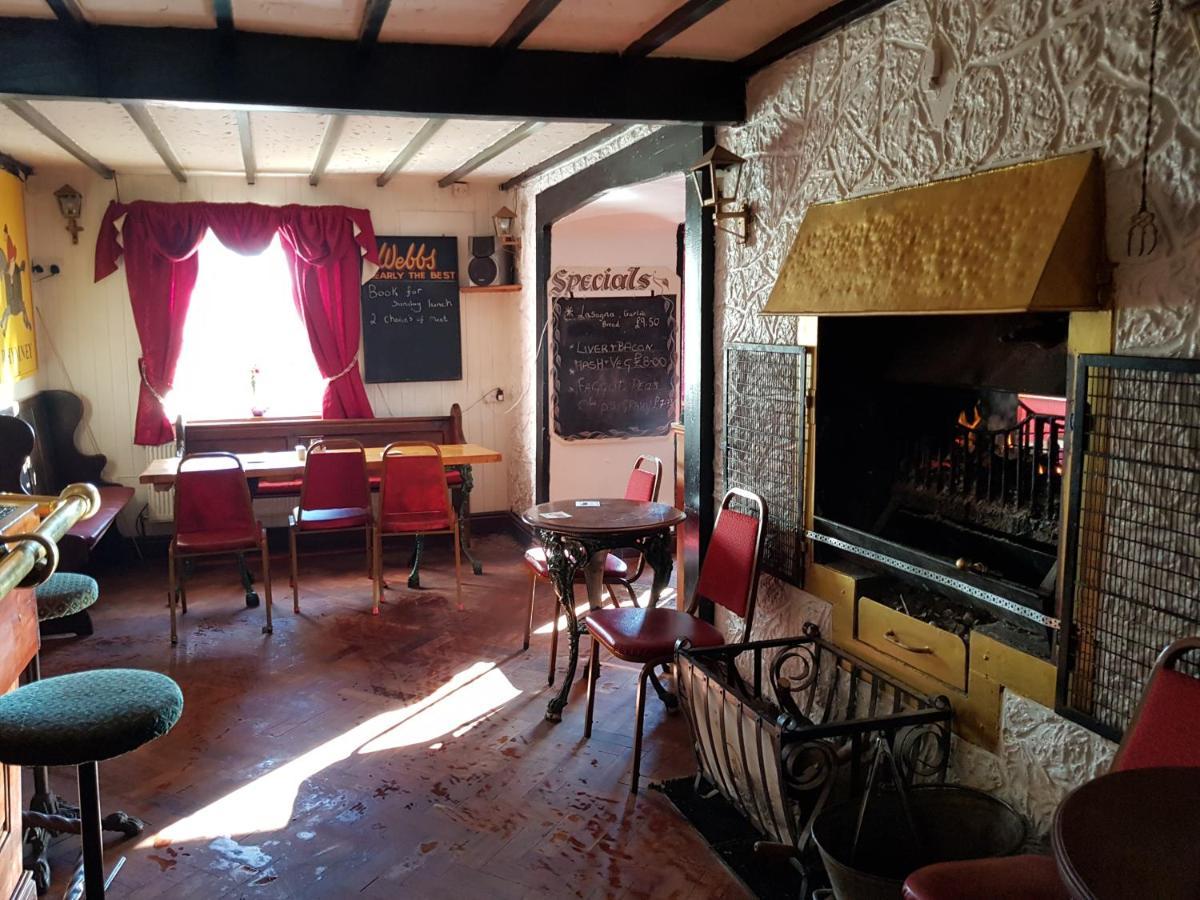 Prince Of Wales Inn Rhymney Екстериор снимка